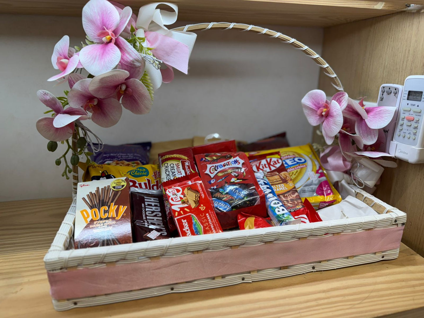 Pink & White Floral Snack Collection (Pocky, Oreo, KitKat & More)