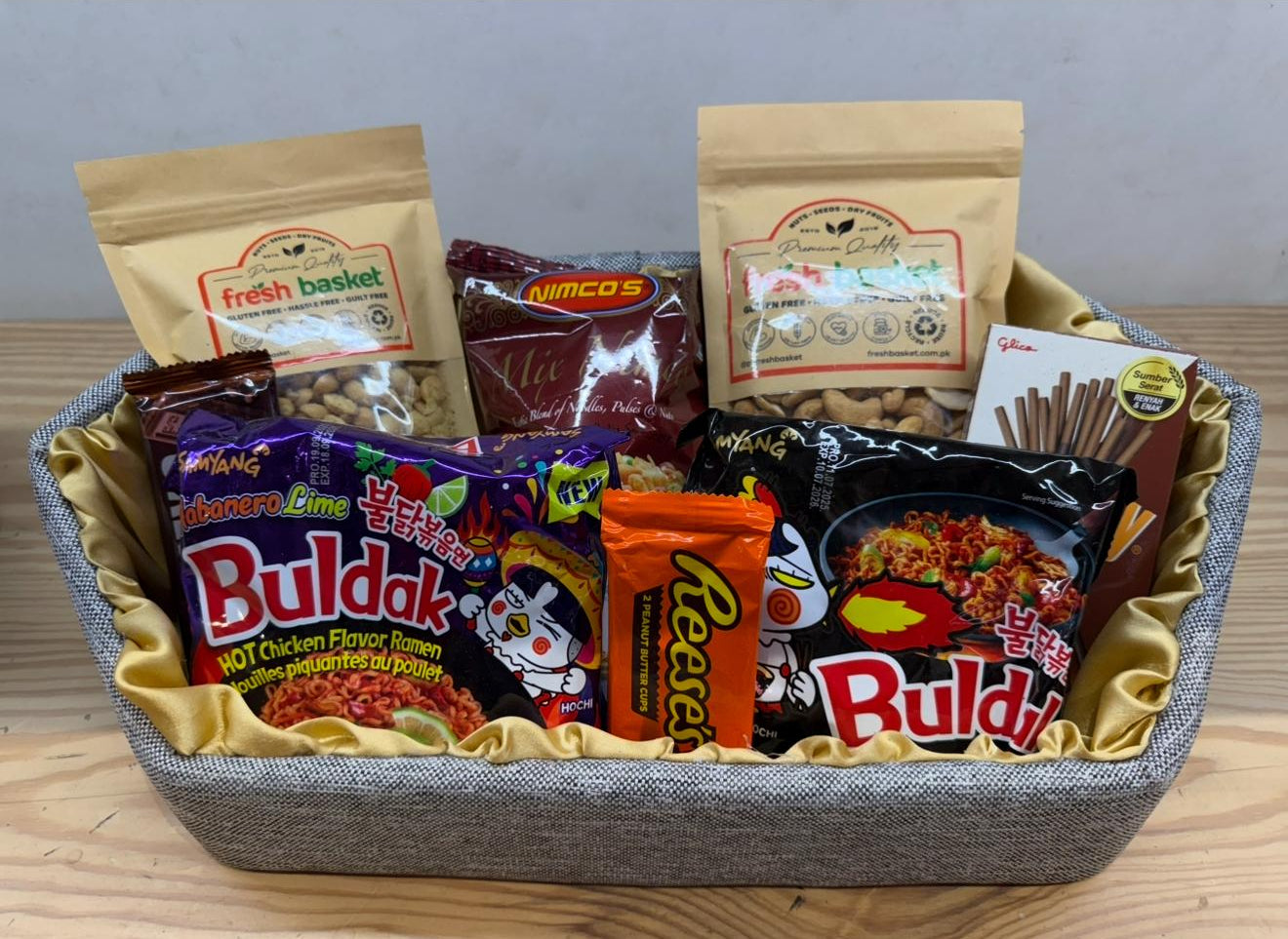 Premium Divided Nut & Artisan Sweet Box