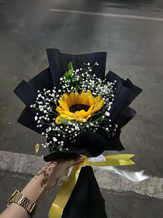 sun flower and baby breath bouquet