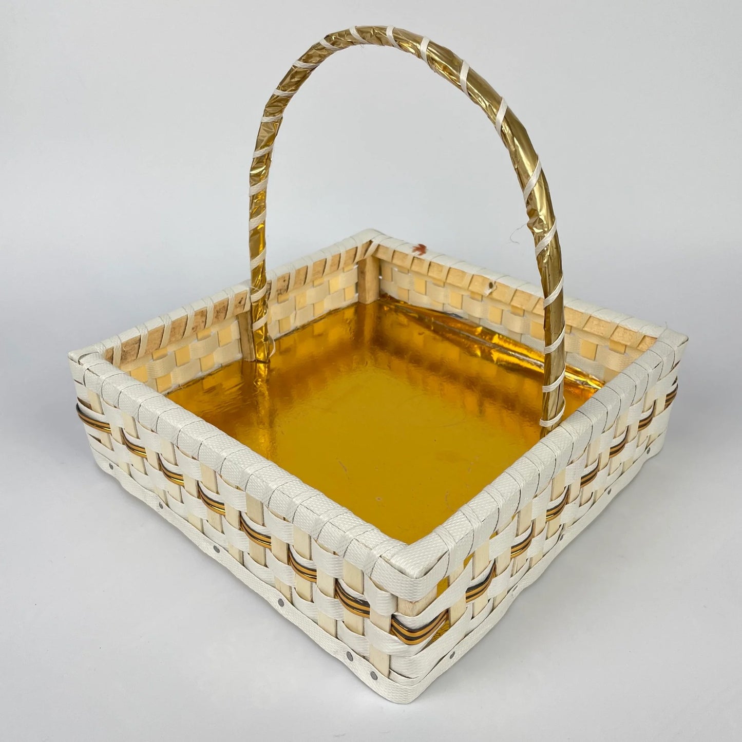 Square Simple white and gold basket